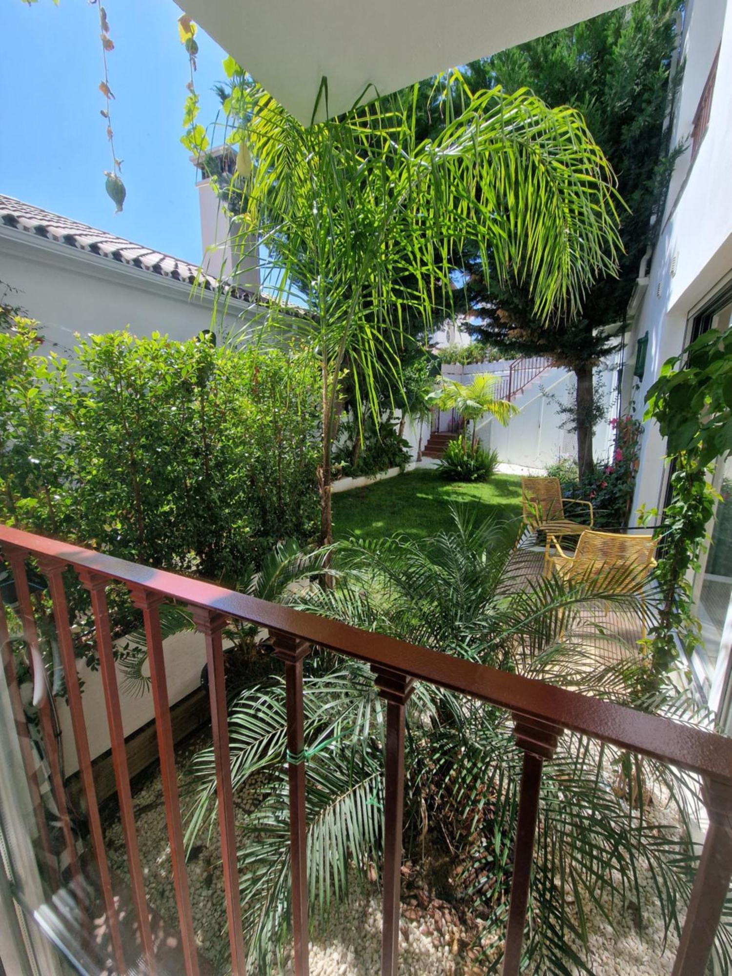 Appartement Sun & Palms - Cozy Flat In Quiet Neighbourhood With A Great Pool Area à Málaga Extérieur photo