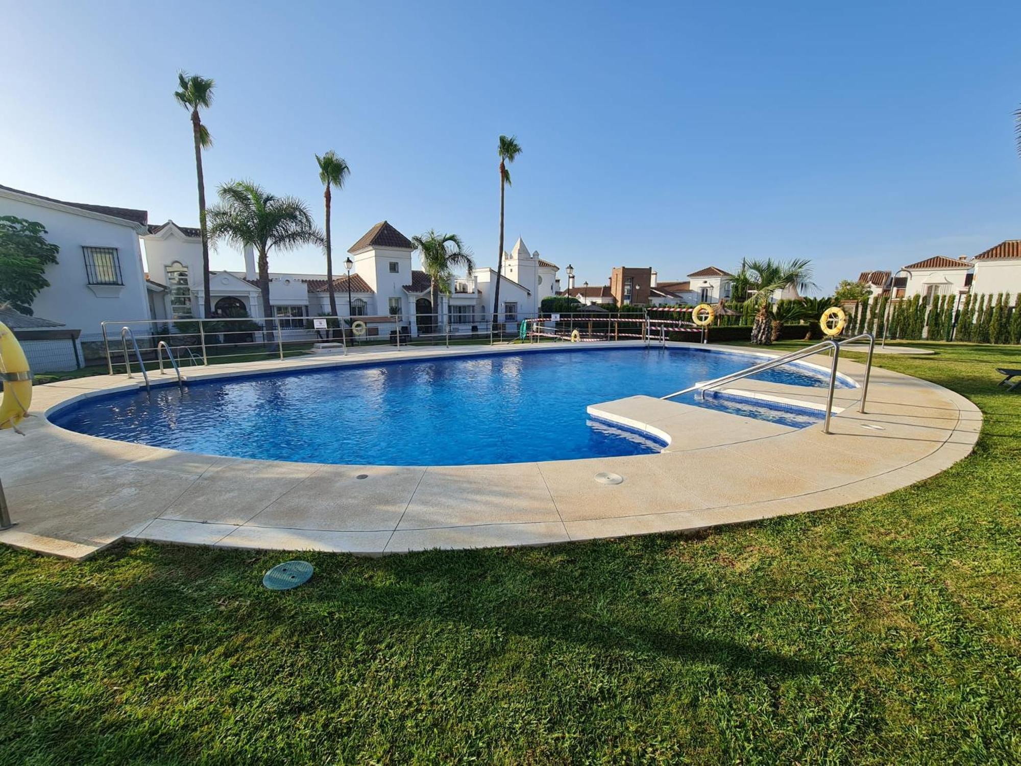 Appartement Sun & Palms - Cozy Flat In Quiet Neighbourhood With A Great Pool Area à Málaga Extérieur photo