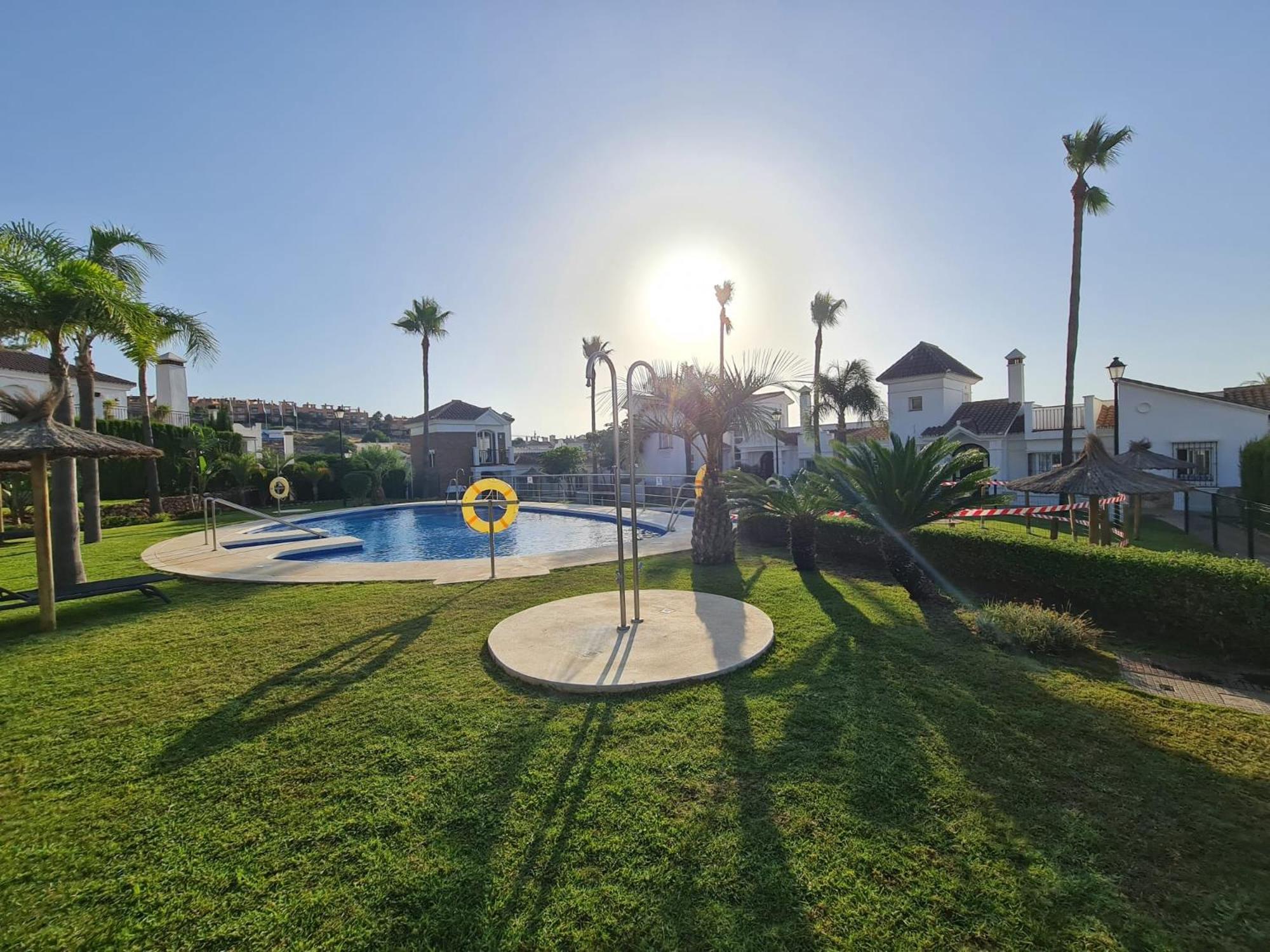 Appartement Sun & Palms - Cozy Flat In Quiet Neighbourhood With A Great Pool Area à Málaga Extérieur photo